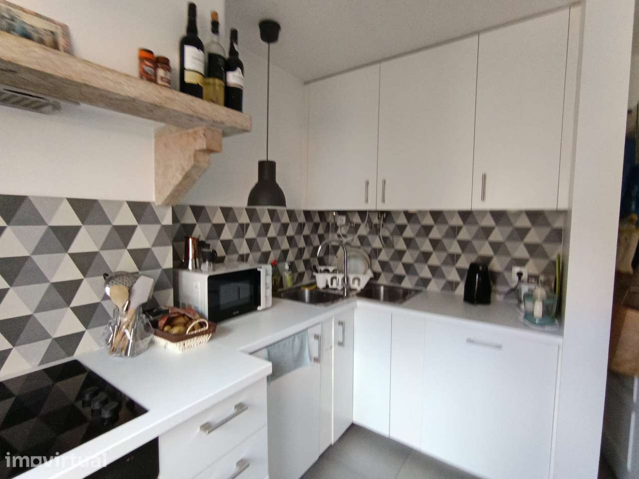 Quarto espaçoso para 1 só pessoa(F) num apartamento total de 3 pessoas - Grande imagem: 4/10