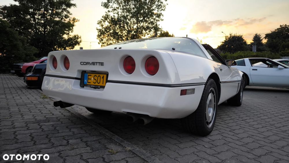 Chevrolet Corvette - 10