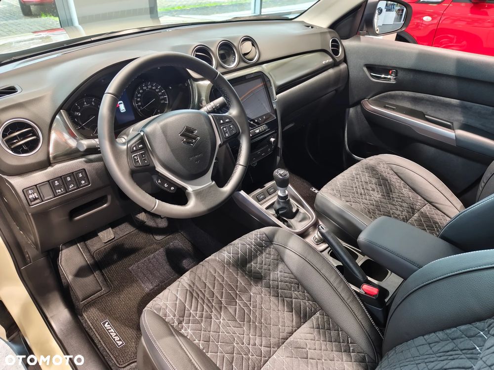 Suzuki Vitara 1.4 Boosterjet mHEV Elegance 4WD - 33