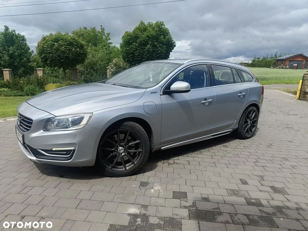 Volvo V60 D6 AWD Plug-in Hybrid Summum - 9