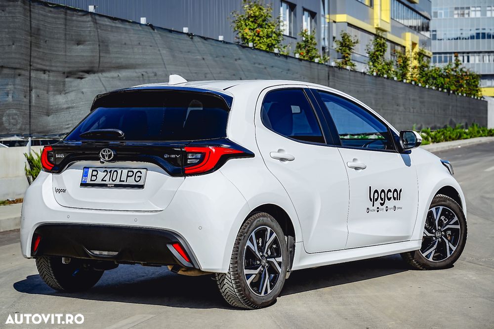 Toyota Yaris - 10