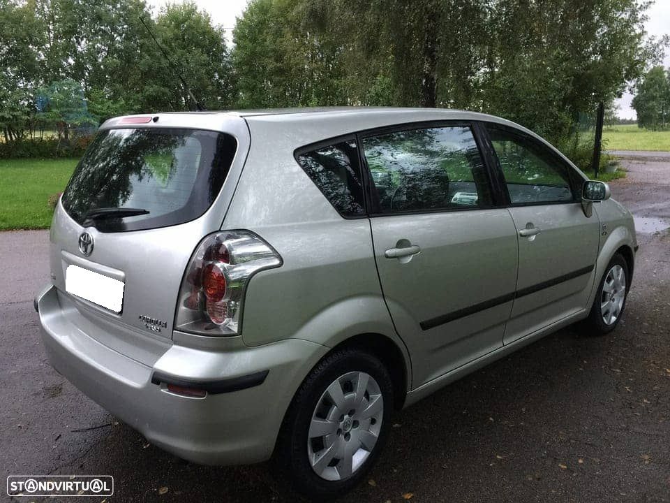 Toyota Corolla Verso - 2