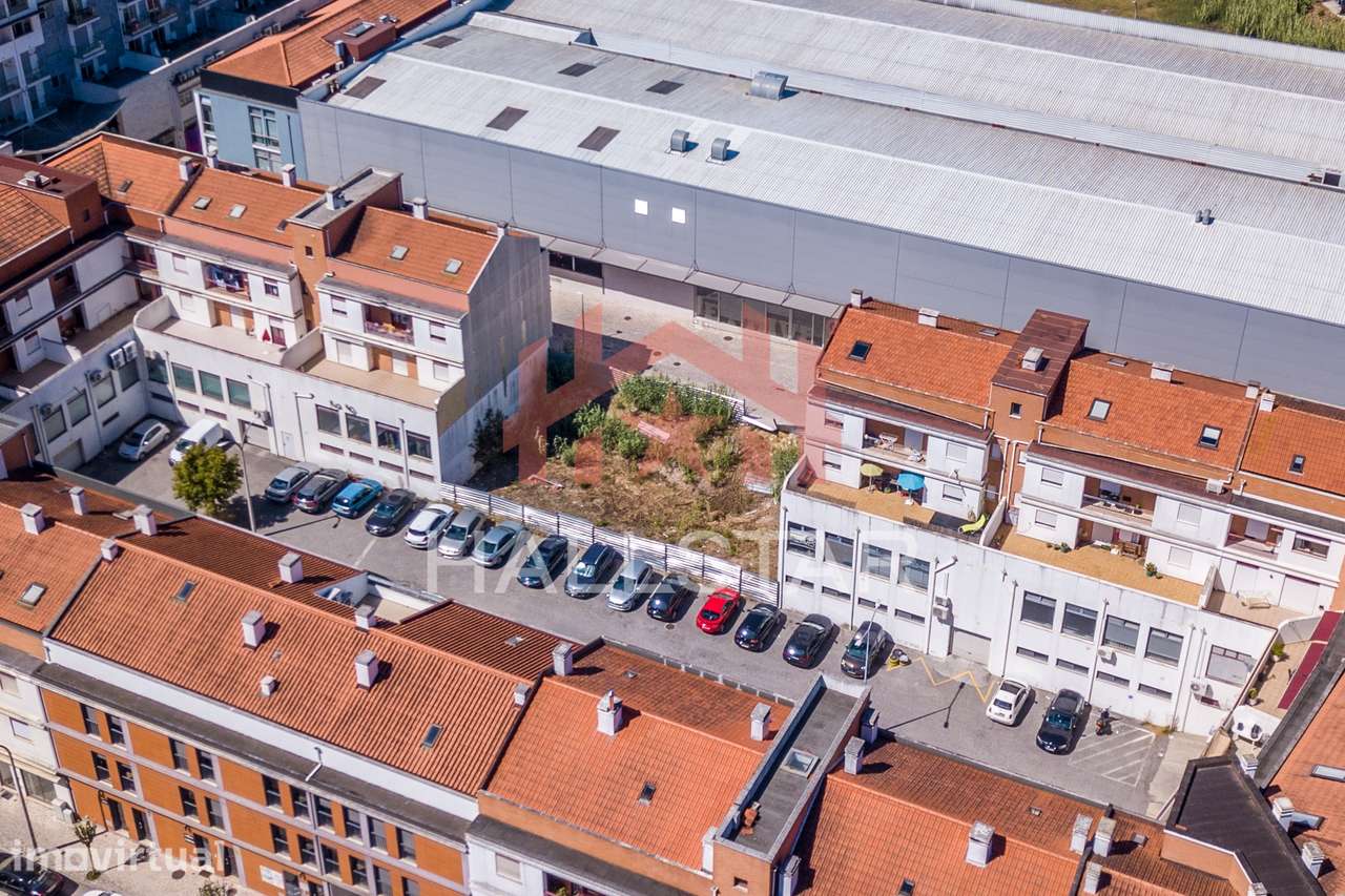 Terreno Urbano / Área Bruta de Construção 1248m2 / Prédio / Nova Leiri - Grande imagem: 5/9