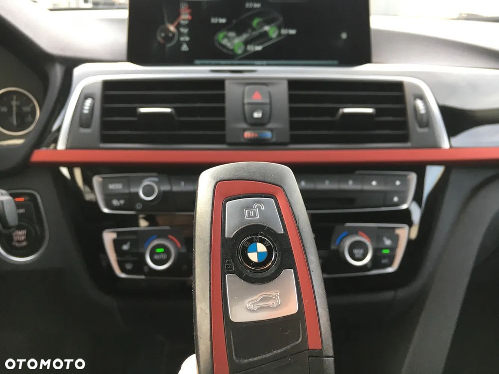 BMW Seria 3 320d Sport Line - 19