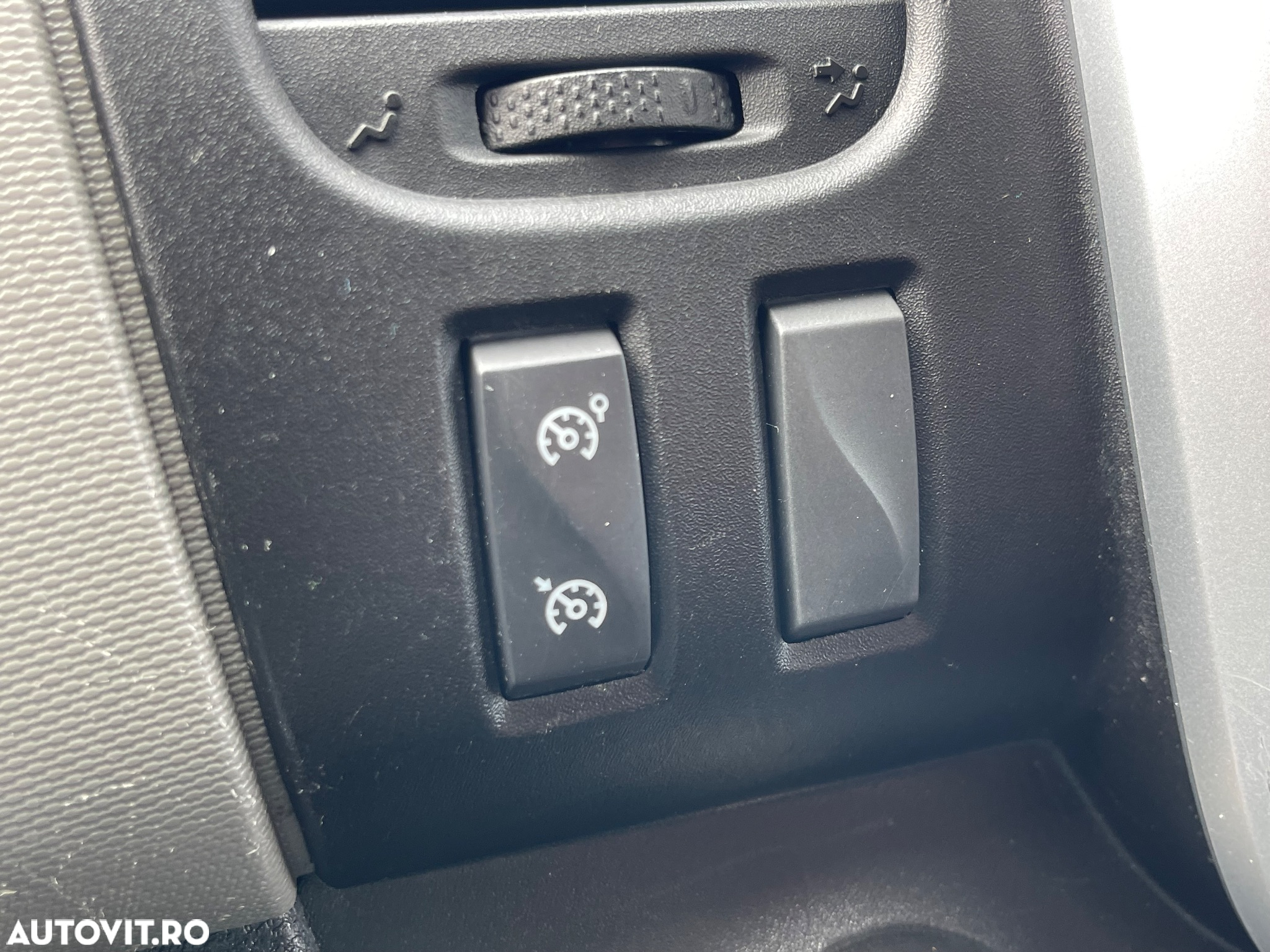 Renault Trafic - 16