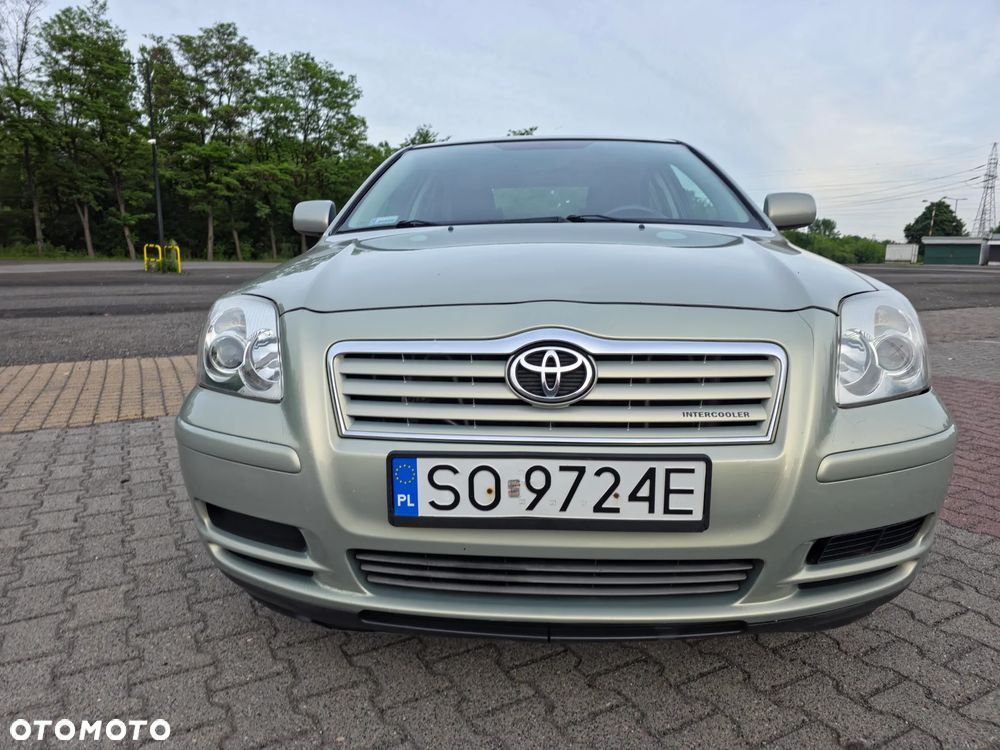 Toyota Avensis 2.0 D-4D Sol - 2