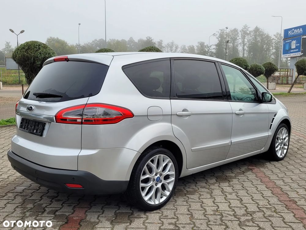 Ford S-Max - 16