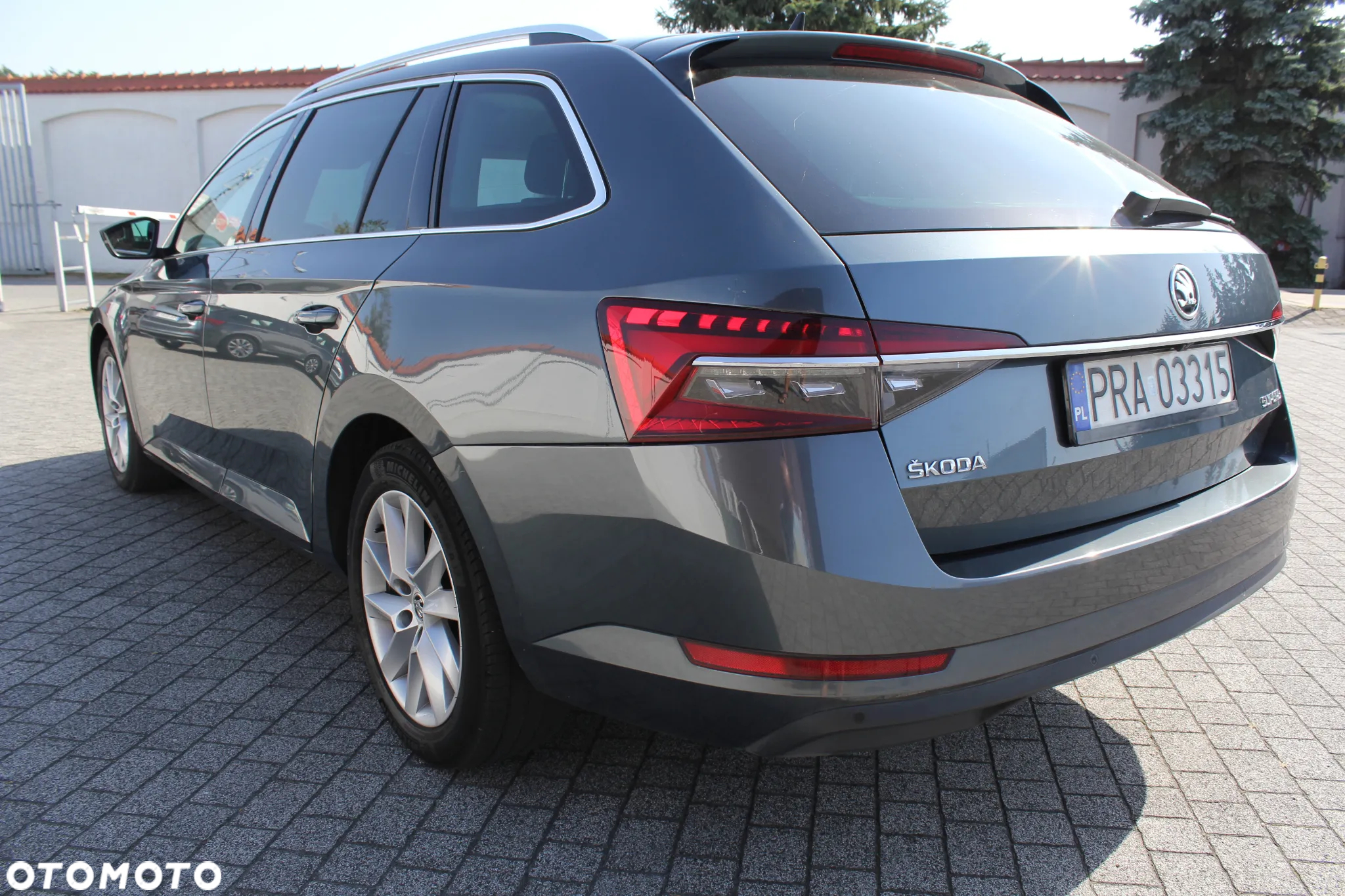 Skoda Superb 2.0 TDI DSG Ambition - 5