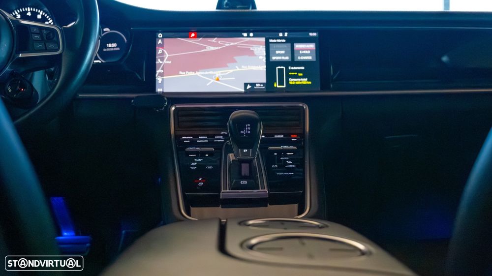 Porsche Panamera Sport Turismo 4 E-Hybrid - 29