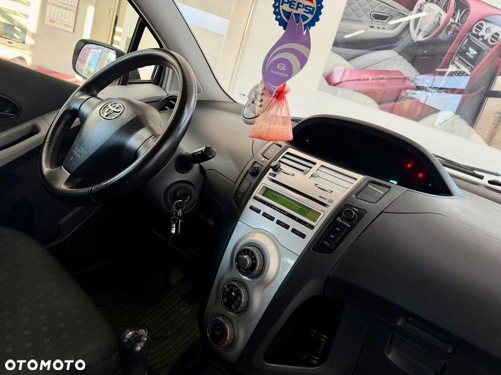 Toyota Yaris 1.0 Luna A/C - 8