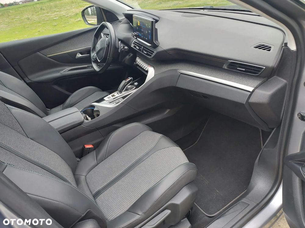 Peugeot 3008 1.5 BlueHDi Allure Pack S&S EAT8 - 24