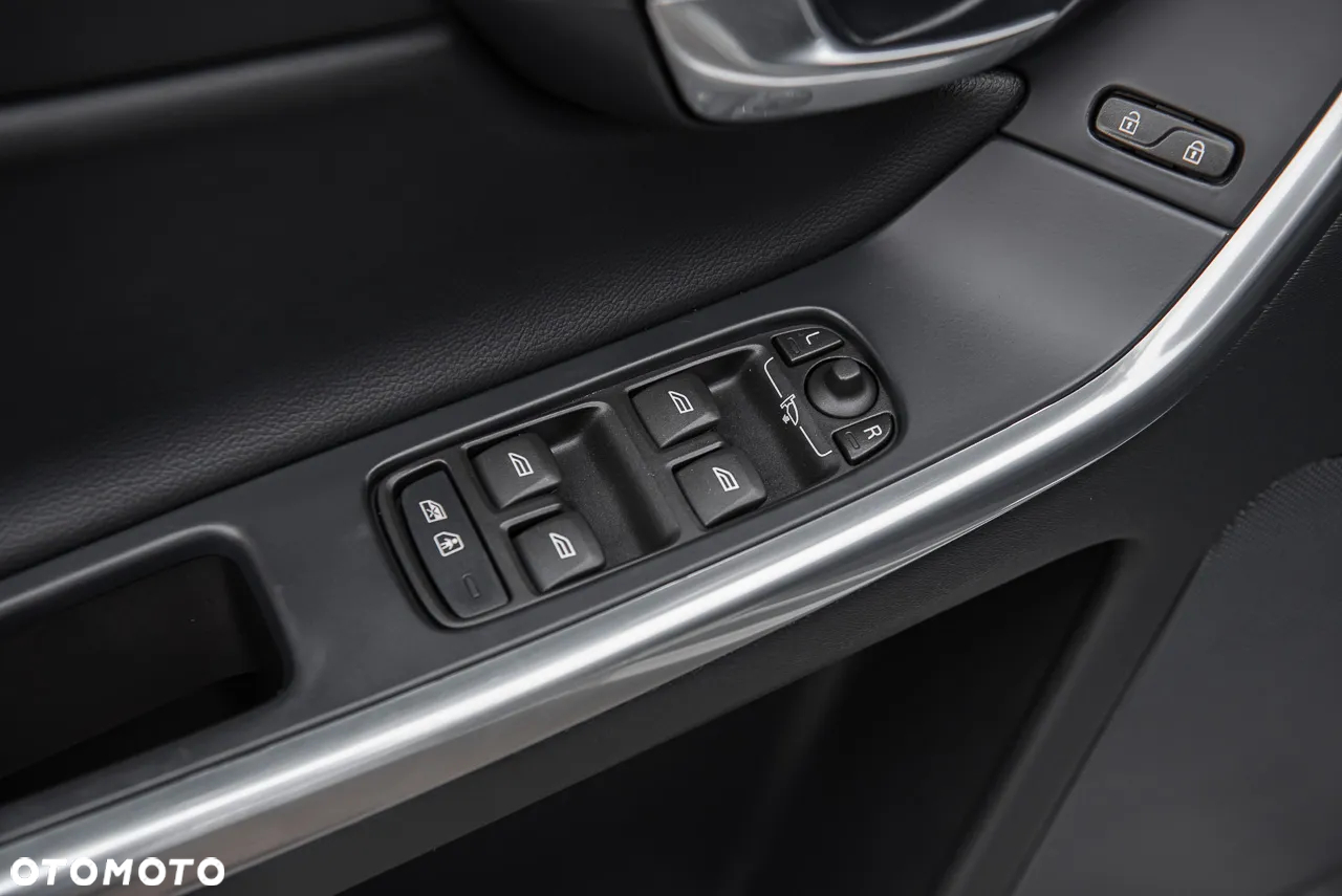 Volvo XC 60 D4 Geartronic Summum - 16
