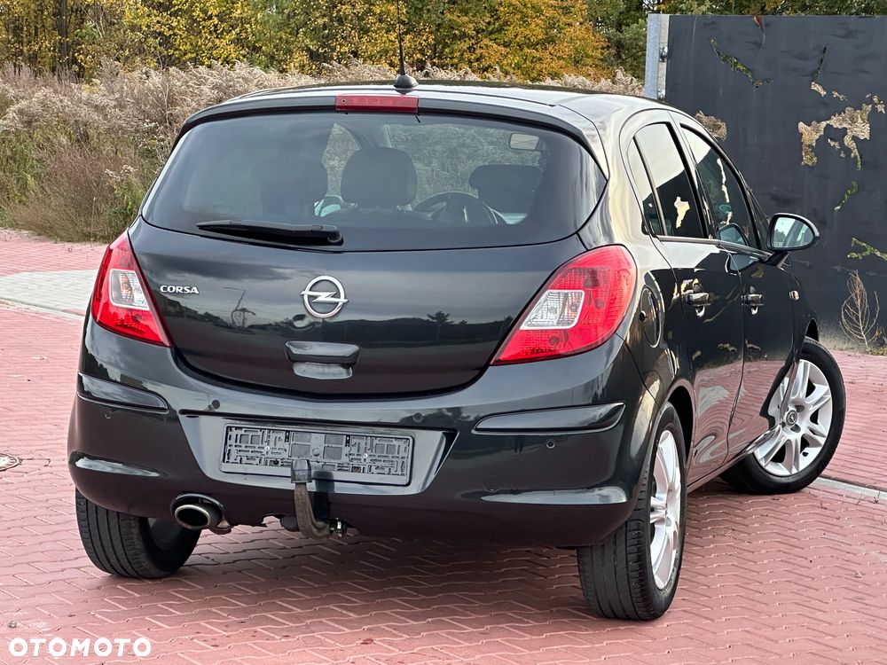 Opel Corsa 1.4 16V Cosmo - 25