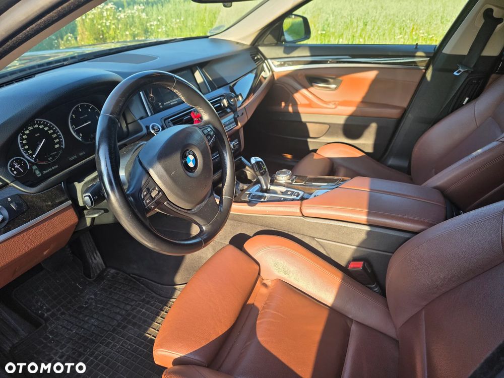 BMW Seria 5 520d xDrive - 5