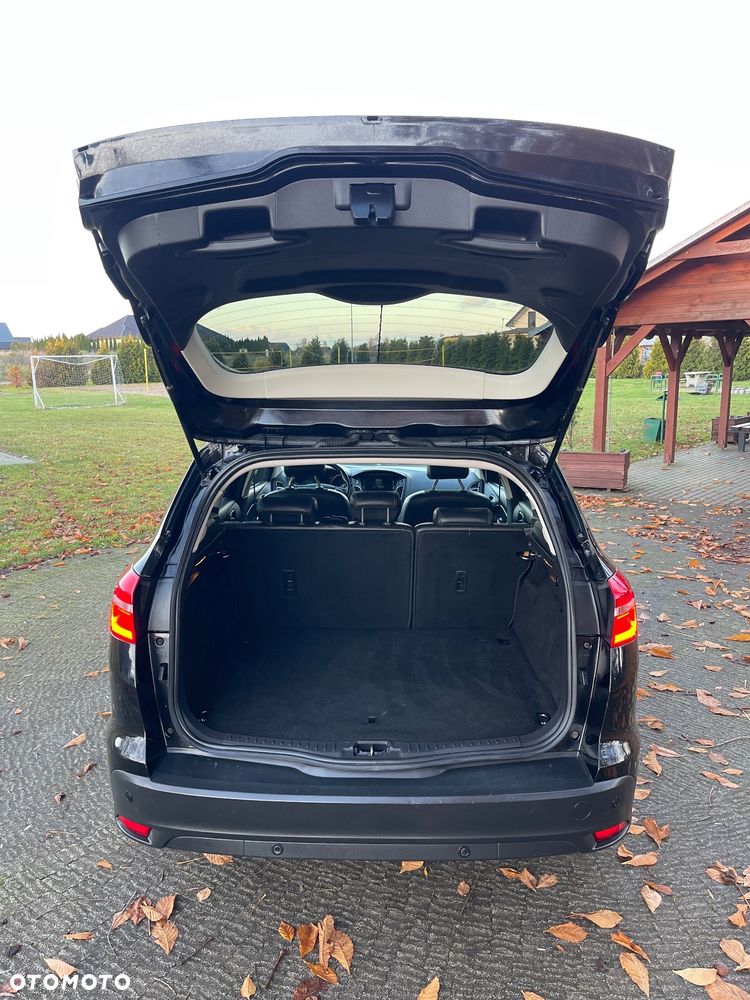 Ford Focus SW ver-turnier-1-5-ecoblue-start--stopp--system-titanium - 6