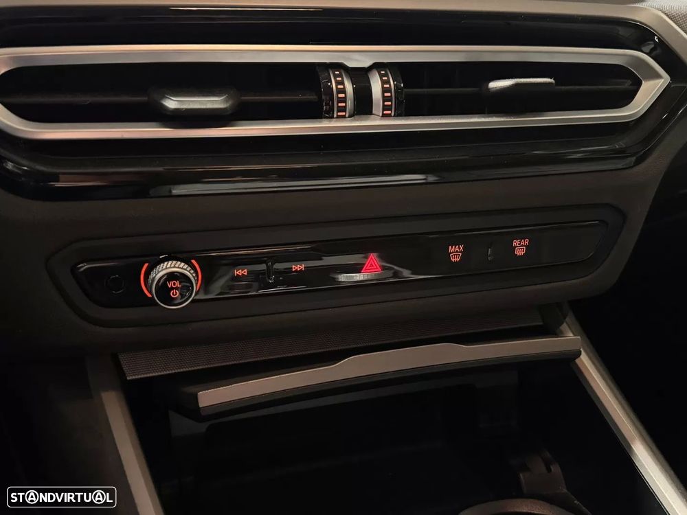 BMW 320 e Pack Essence Auto - 28