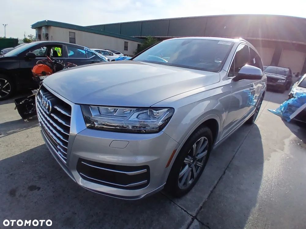 Audi Q7 - 1