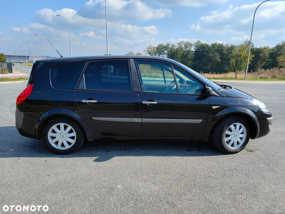 Renault Grand Scenic - 19
