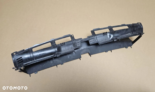 KIEROWNICA POWIETRZA WLOT PORSCHE MACAN 95B 95B121710A