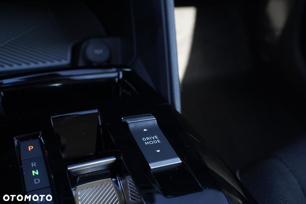 Citroën C4 1.2 mHEV Plus eDCT6 - 22