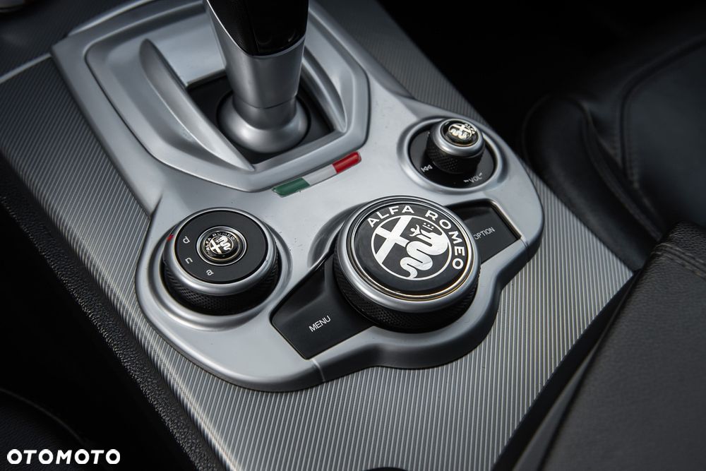Alfa Romeo Stelvio - 26