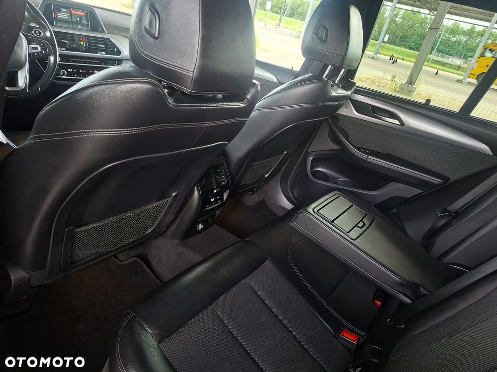 BMW X3 xDrive20d Luxury Line - 23