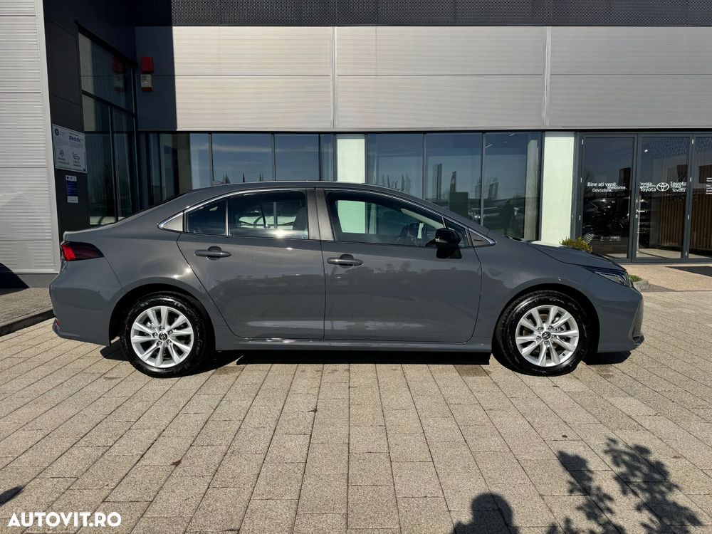 Toyota Corolla 1.8 HSD Business - 8
