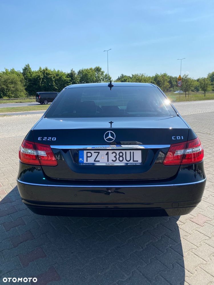 Mercedes-Benz Klasa E 220 CDI BlueEff Avantgarde - 3