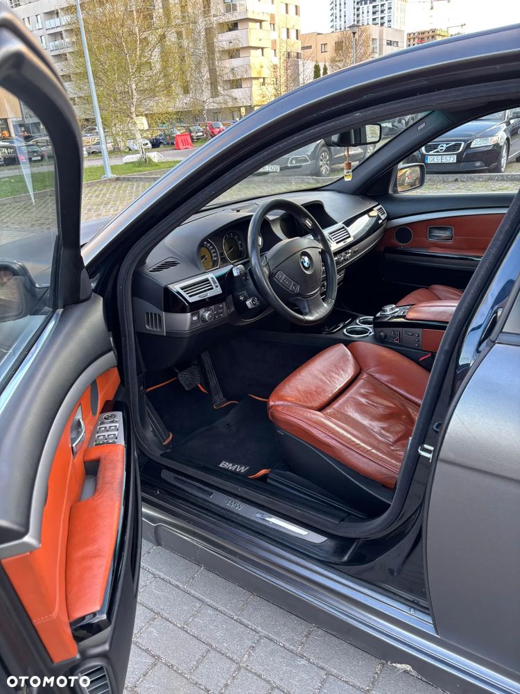 BMW Seria 7 750i - 11
