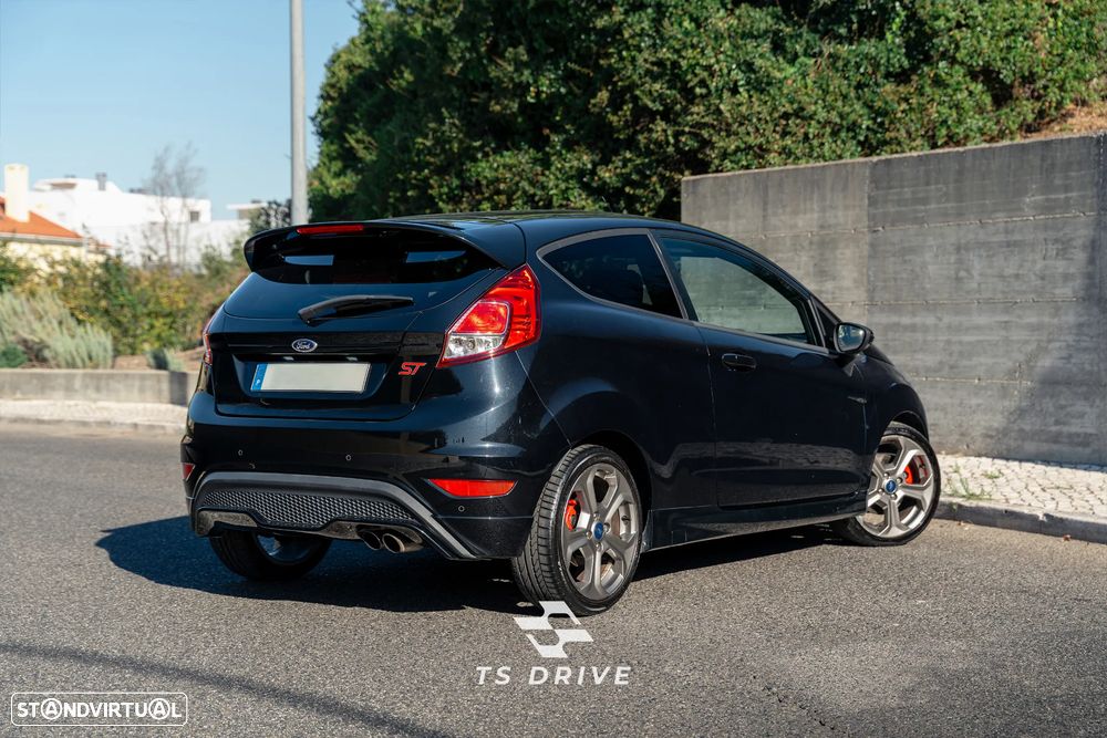 Ford Fiesta 1.6 EcoBoost ST - 3