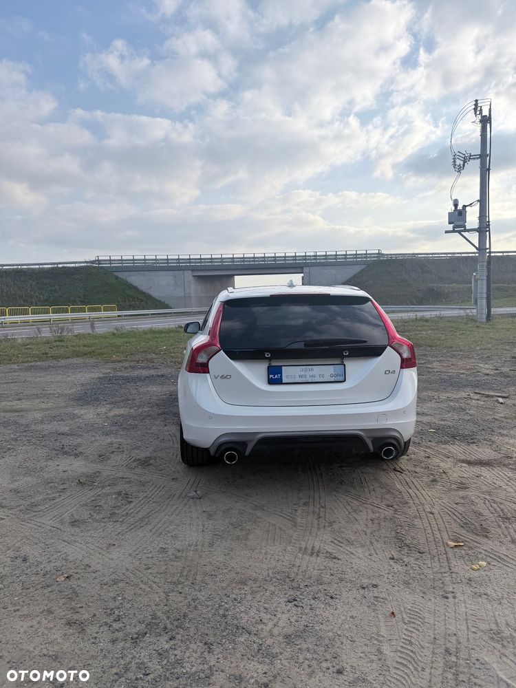 Volvo V60 2018 photo 4