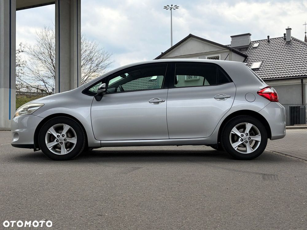 Toyota Auris 1.6 2010 - 9