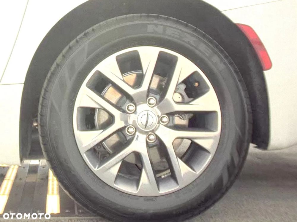 Chrysler Pacifica - 10