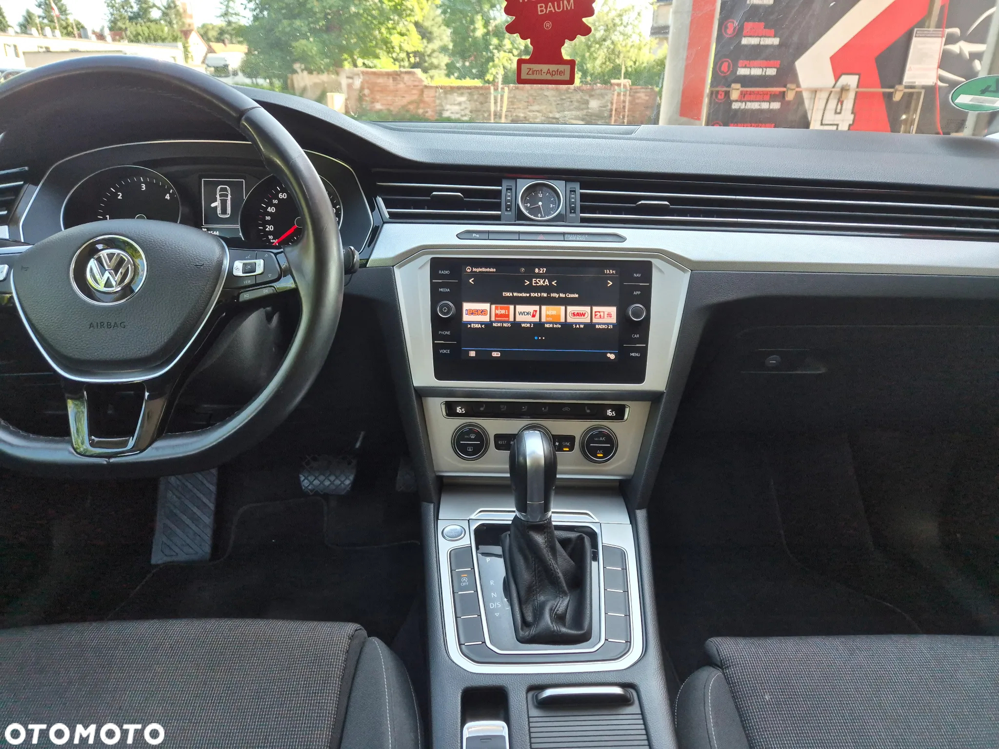 Volkswagen Passat - 11