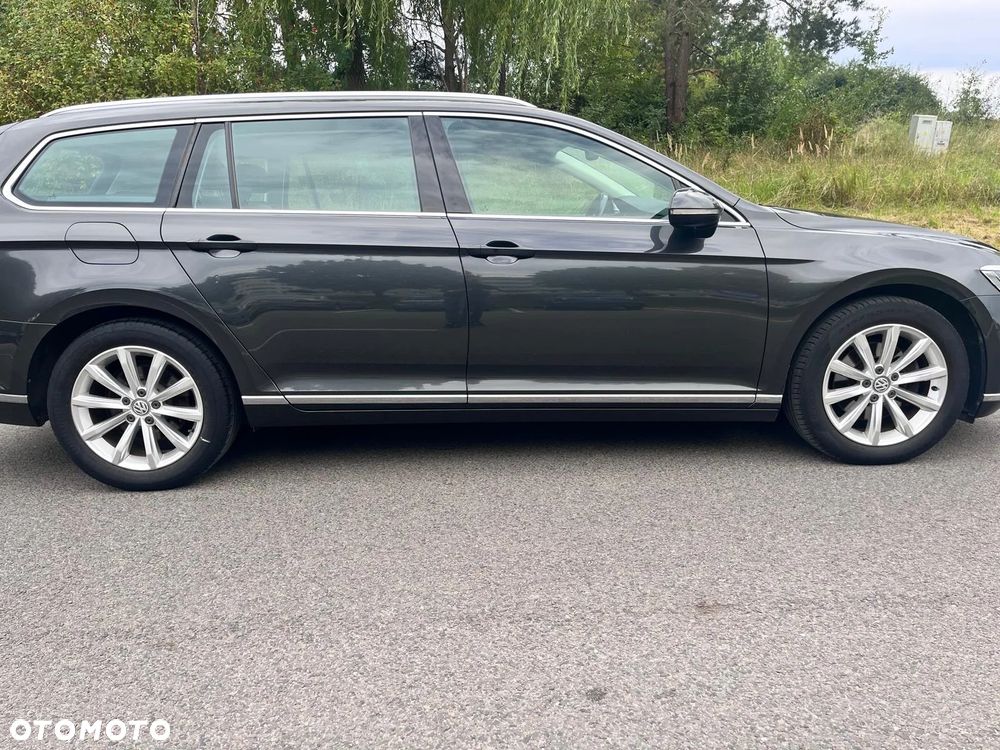 Volkswagen Passat - 4