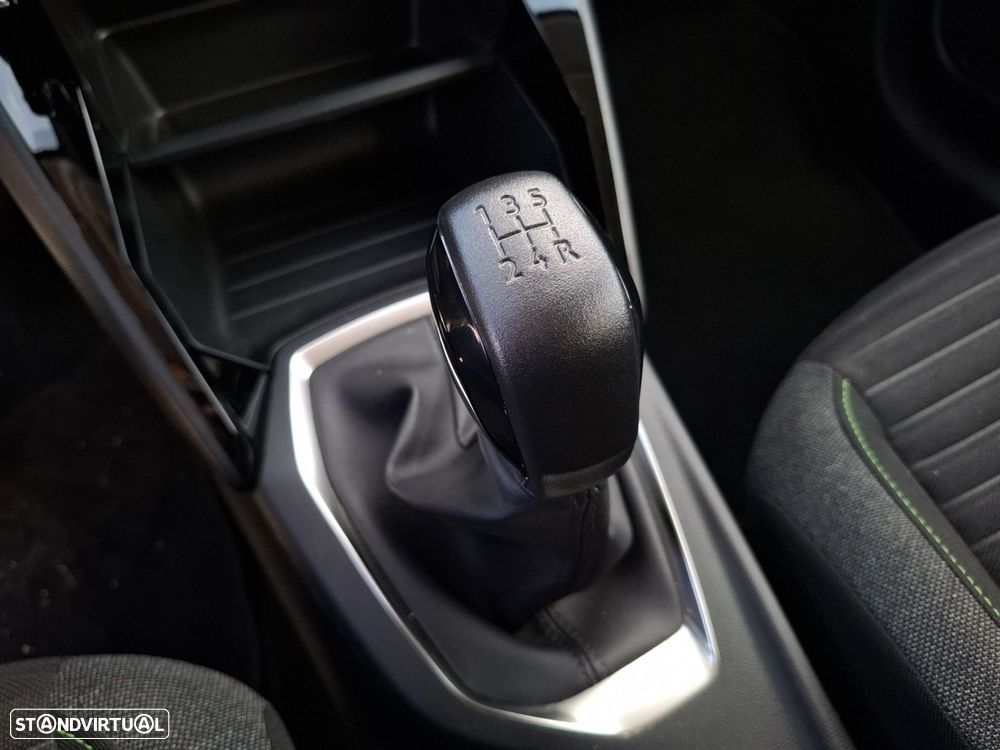 Peugeot 208 1.2 PureTech Active - 18