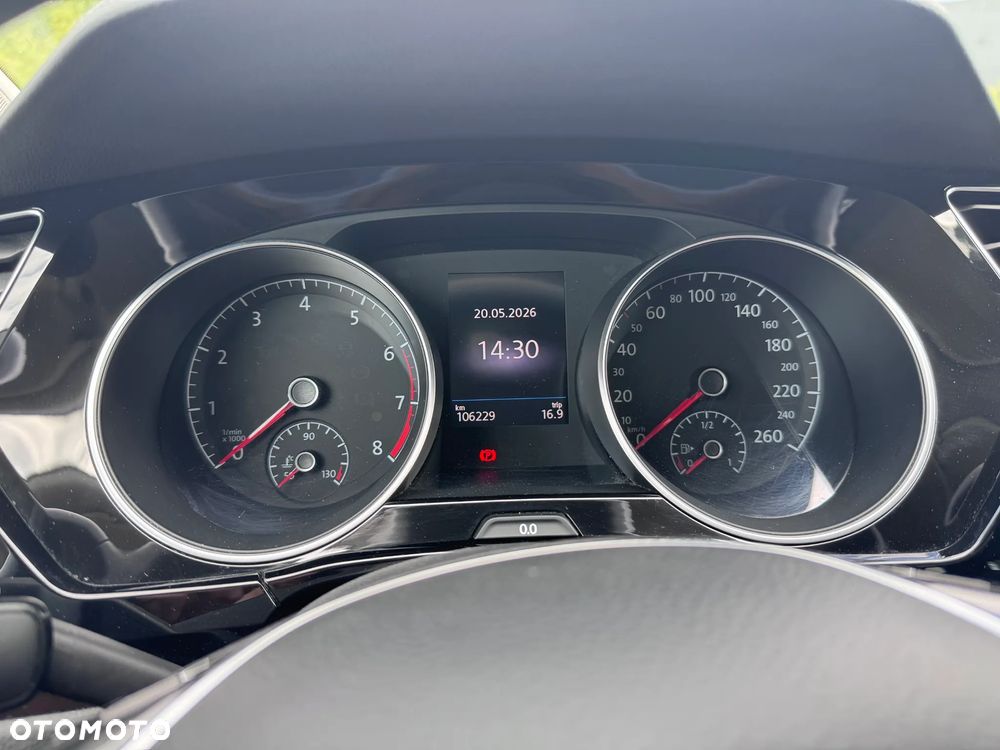 Volkswagen Touran 1.5 TSI EVO Highline - 10