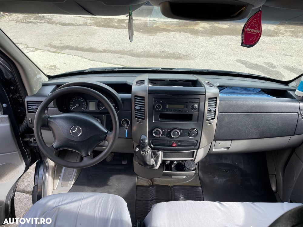 Mercedes-Benz Sprinter - 12