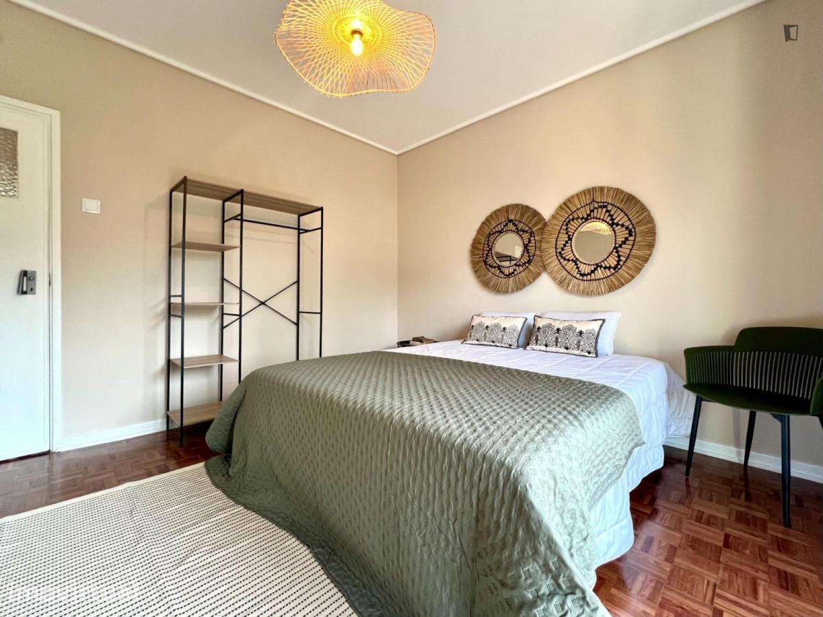 Quarto - localizado em Norton de Matos Coimbra - Grande imagem: 2/11