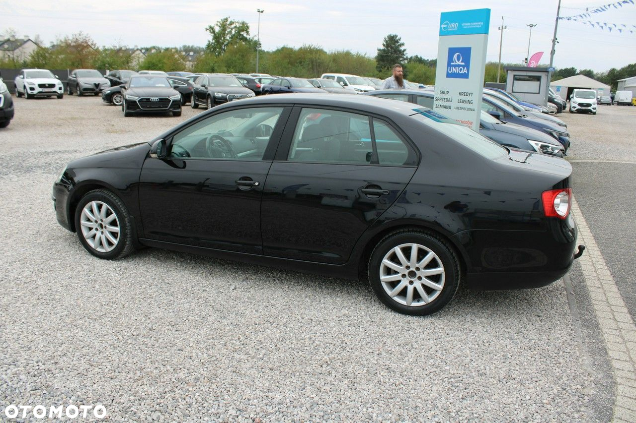Volkswagen Jetta - 9