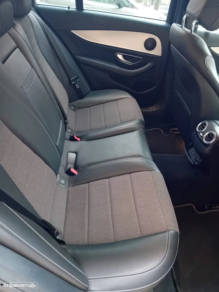 Mercedes-Benz E 220 d Avantgarde - 4