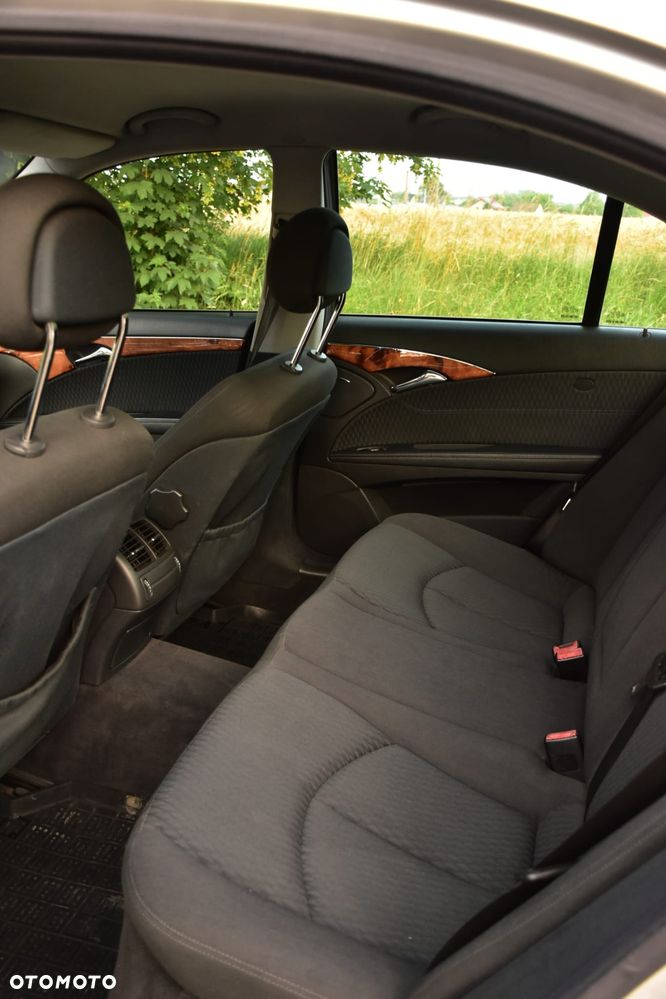 Mercedes-Benz Klasa E 270 CDI Elegance - 14