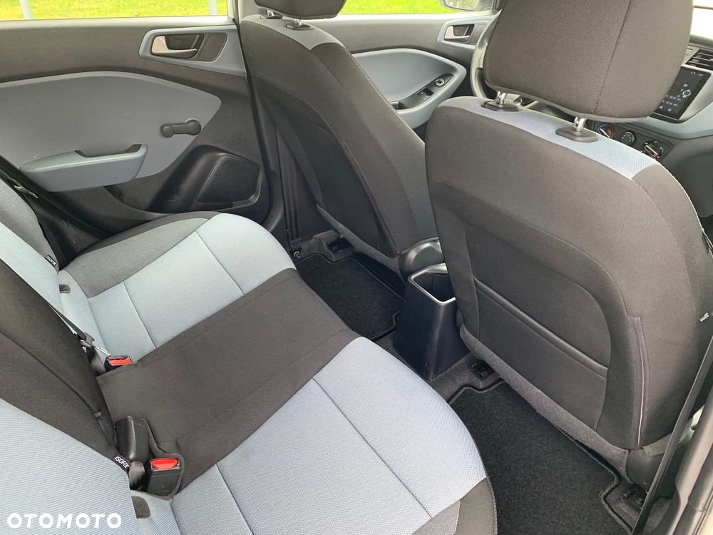 Hyundai i20 - 17
