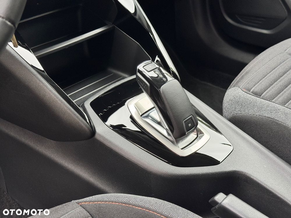 Peugeot 2008 PureTech 130 EAT8 Active Pack - 20
