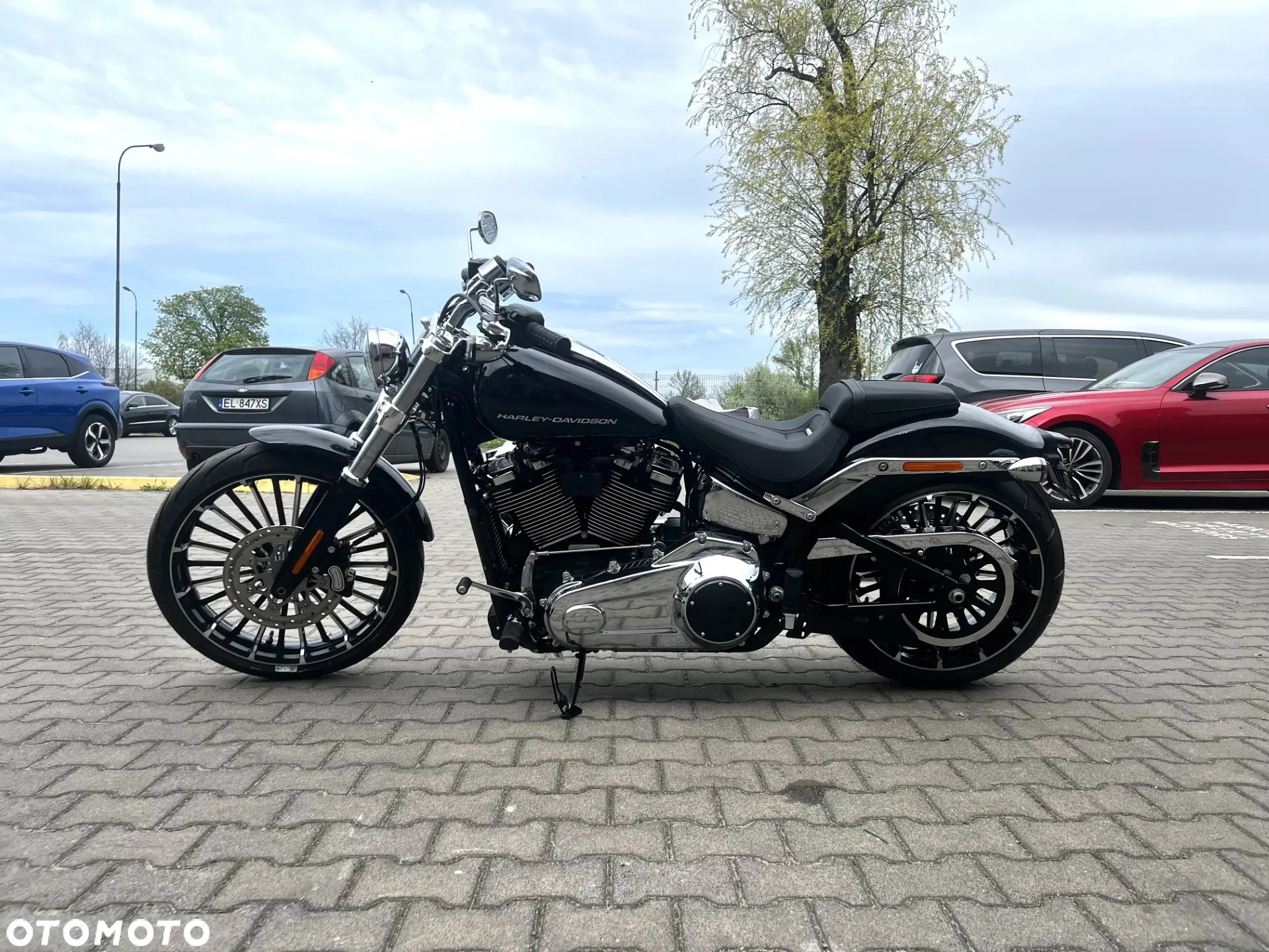 Harley-Davidson Softail Breakout - 6