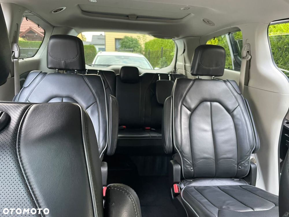 Chrysler Pacifica - 18