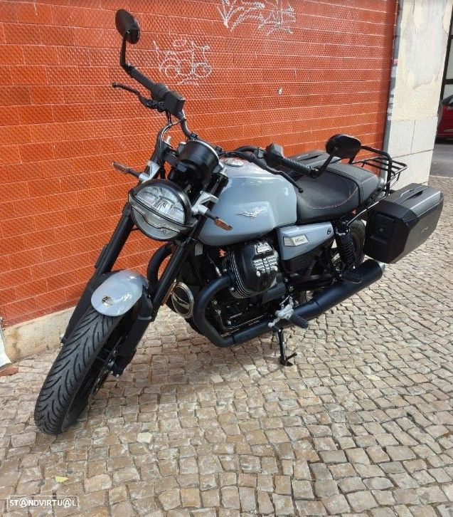 Moto Guzzi V7 Sport - 1