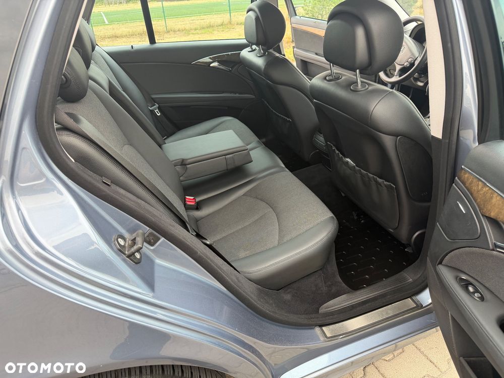 Mercedes-Benz Klasa E 320 CDI T Avantgarde - 17
