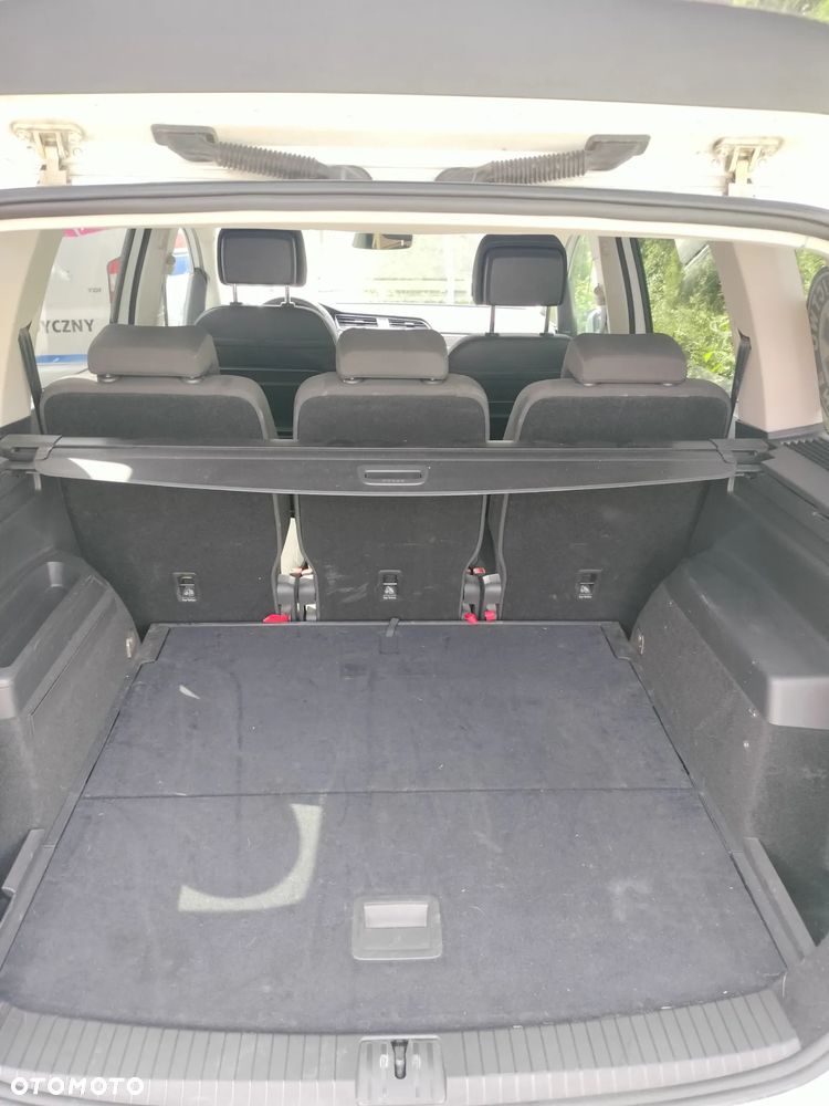 Volkswagen Touran - 18