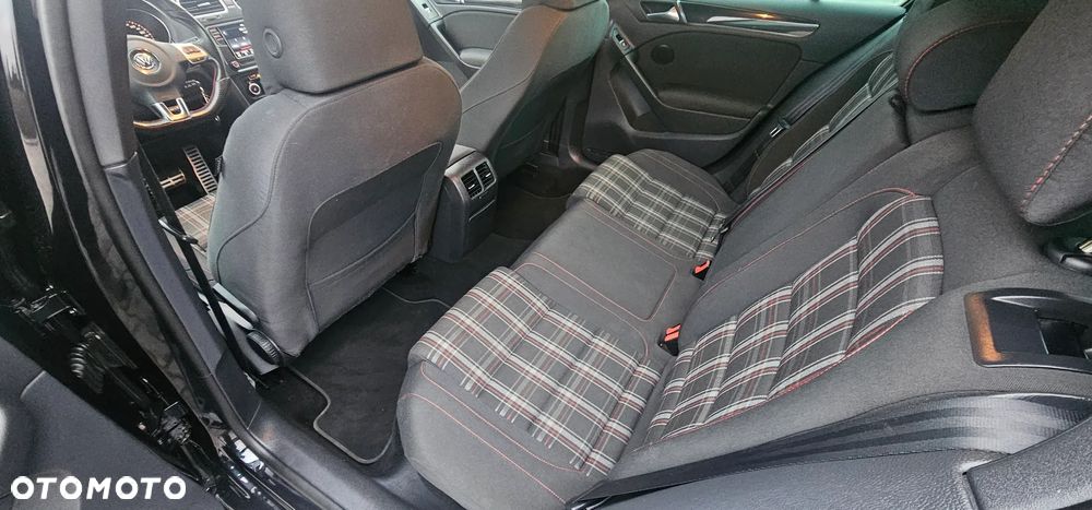 Volkswagen Golf 2.0 GTI DSG - 15